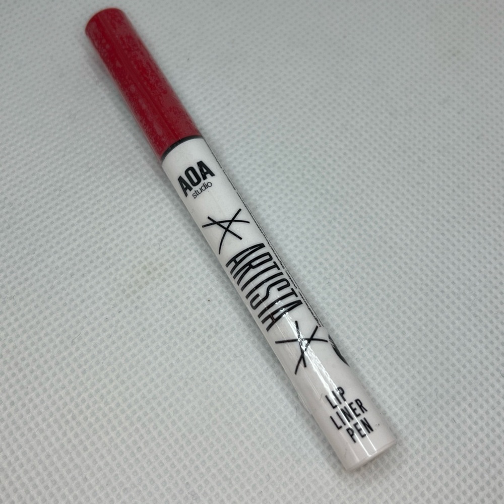 AOA Studio Arista Lip Liner Pen Raspberry